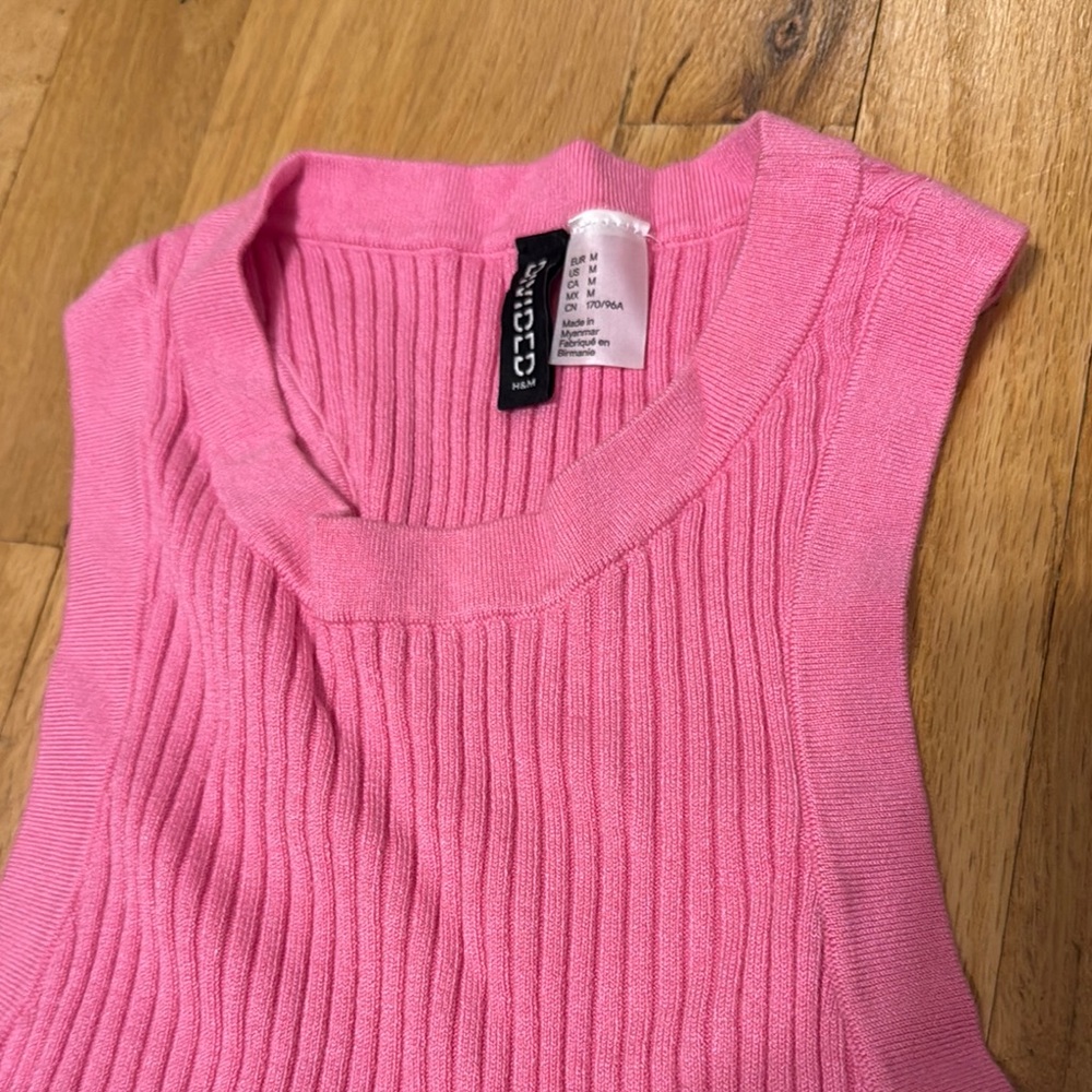Pink Sleeveless Ribbed Top - Picture 2 of 3